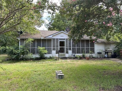 /international/us/821-w-9th-street-bonham-tx-110101295797/
