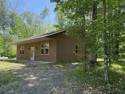 /international/us/9600-w-kickin-back-trail-iron-river-wi-110108795817/