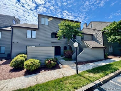 /international/us/12-the-moorings-clarksville-va-110107825900/