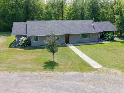 /international/us/5080-tower-road-moose-lake-mn-110109747247/
