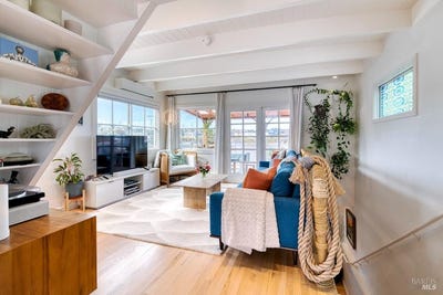 /international/us/10-e-pier-sausalito-ca-110101009356/