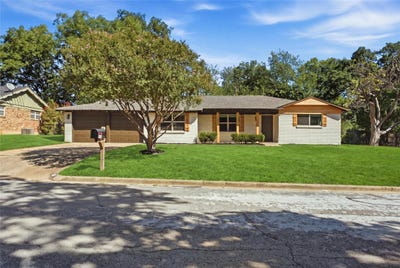 /international/us/516-caduceus-lane-hurst-tx-110120488327/