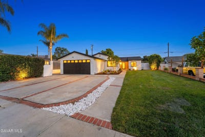 /international/us/17149-donmetz-street-granada-hills-ca-110108766847/