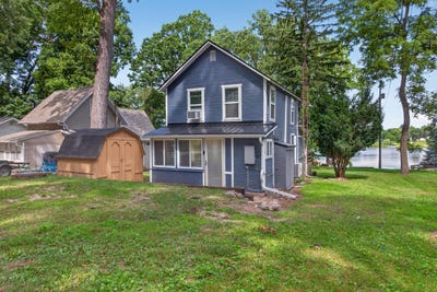 /international/us/2210-lakeview-drive-brooklyn-mi-110119524365/