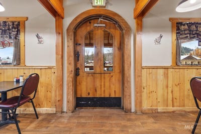 /international/us/200-main-street-idaho-city-id-110106735977/