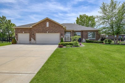/international/us/12427-pemrose-court-mokena-il-110108490169/