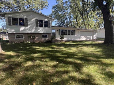 /international/us/2421-s-dewey-avenue-beloit-wi-110120460008/