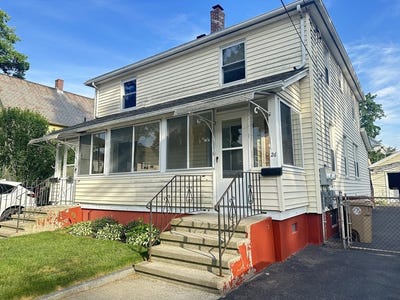 /international/us/26-birch-st-ludlow-ma-110109214092/