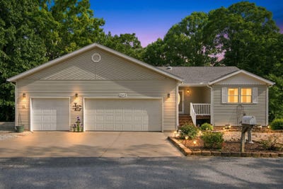 /international/us/203-queensberry-drive-branson-west-mo-110108931752/