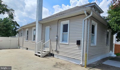 /international/us/212-madison-street-riverside-nj-110101038932/