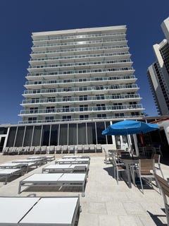 /international/us/19201-collins-avenue-sunny-isles-beach-fl-110106475838/