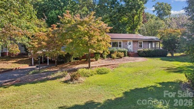 /international/us/37-elm-street-badin-nc-110120457247/