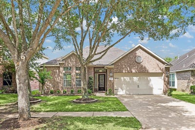 /international/us/2214-wembley-way-rosenberg-tx-110108349654/