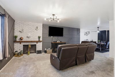 /international/us/1340-w-avenue-j4-lancaster-ca-110105285077/