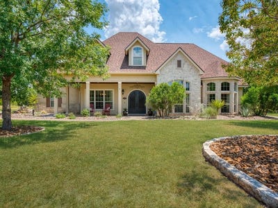 /international/us/181-highland-meadows-bandera-tx-110105871510/