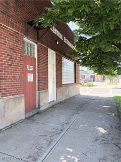 /international/us/3202-st-clair-avenue-ne-cleveland-oh-110108452273/