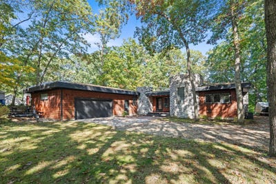 /international/us/3855-forest-trail-allegan-mi-110120588955/