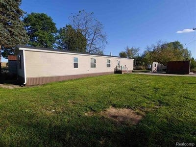 /international/us/121-s-haskins-street-boon-twp-mi-110107081639/