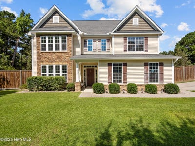 /international/us/111-creek-end-court-swansboro-nc-110103294122/