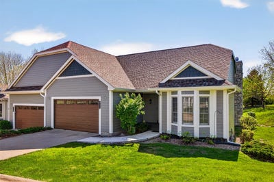 /international/us/8114-cobblestone-court-urbandale-ia-110107613618/