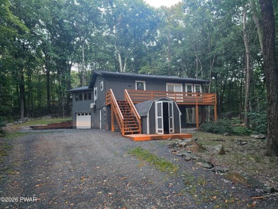 /international/us/109-village-lane-hawley-pa-110110306472/
