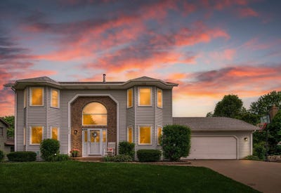 /international/us/7855-upper-26th-street-n-oakdale-mn-110108751441/