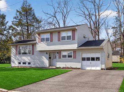 /international/us/15-cypress-lane-orangeburg-ny-110107200712/