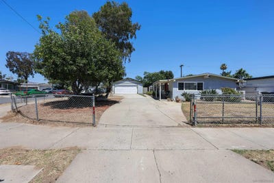/international/us/559-lindsay-street-el-cajon-ca-110108880563/