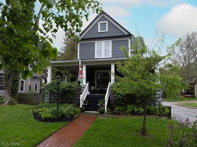 /international/us/132-s-franklin-street-chagrin-falls-oh-110107732059/