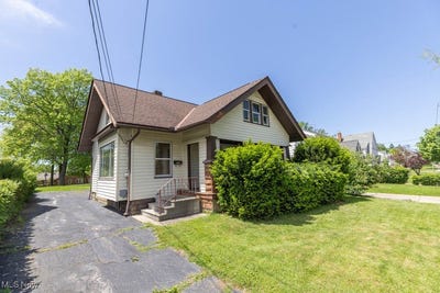 /international/us/1368-irene-road-lyndhurst-oh-110099534264/