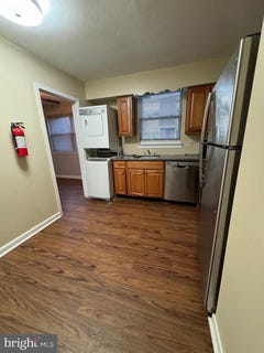 /international/us/8-4-florence-tollgate-florence-nj-110099136971/