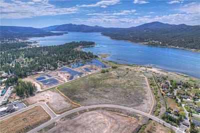 /international/us/194-sandalwood-big-bear-lake-ca-110071770303/