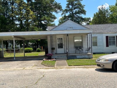 /international/us/904-906-mckay-avenue-dunn-nc-110100801707/