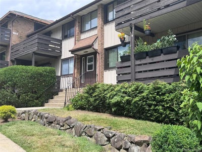 /international/us/136-sierra-vista-lane-valley-cottage-ny-110108907094/