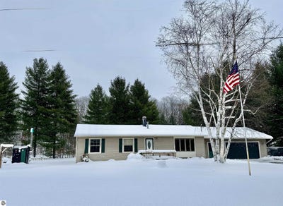 /international/us/3745-mason-road-grawn-mi-110104013162/