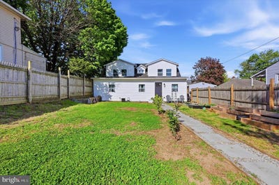 /international/us/1814-market-st-upper-chichester-pa-110107692627/