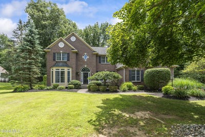 /international/us/222-bell-court-guilderland-ny-110100849051/