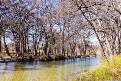 /international/us/2400-little-dry-frio-road-rio-frio-tx-110120692052/