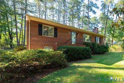 /international/us/3314-riverview-drive-richmond-va-110110356421/