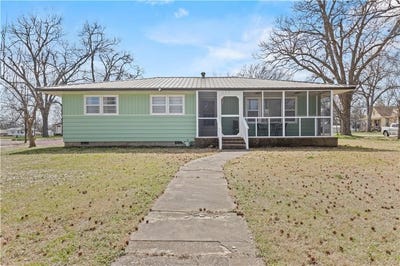 /international/us/628-maple-street-chetopa-ks-110106308438/