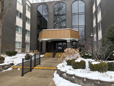 /international/us/9529-bronx-avenue-skokie-il-110108098823/