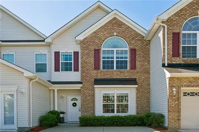 /international/us/7598-villa-court-gloucester-point-va-110108119743/