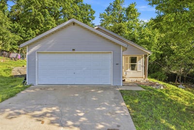 /international/us/1027-meadow-lane-merriam-woods-mo-110107954895/