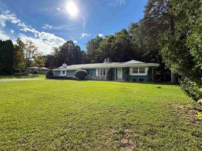 /international/us/n93w25235-crestwood-drive-sussex-wi-110120014505/