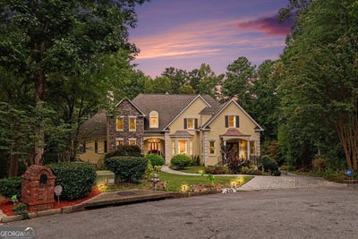 /international/us/215-hamden-trace-sw-atlanta-ga-110120768410/