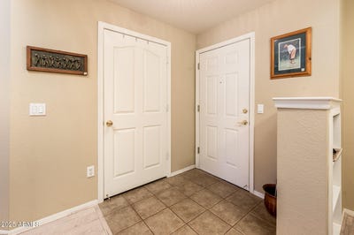 /international/us/14950-w-mountain-view-boulevard-surprise-az-110102976767/