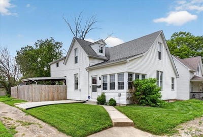 /international/us/701-hecker-street-belleville-al-110108552047/