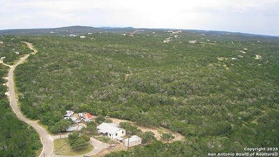 /international/us/1130-county-road-270-mico-tx-110094116022/