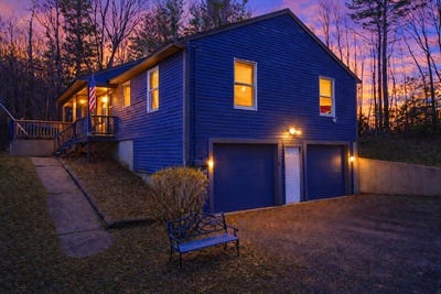 /international/us/30-cross-st-douglas-ma-110107392002/