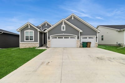 /international/us/220-11th-court-nw-bondurant-ia-110100919381/